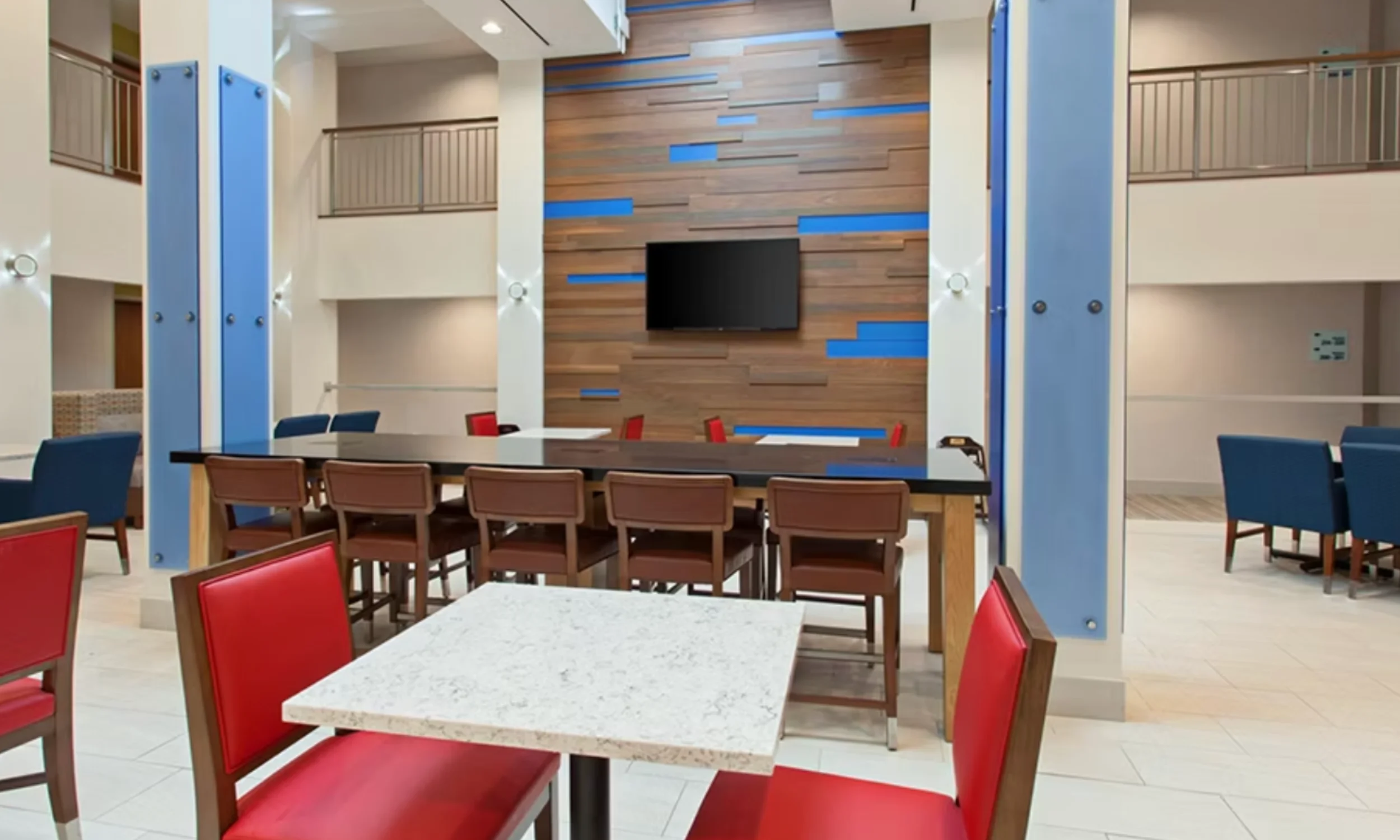 Holiday Inn Express Lobby